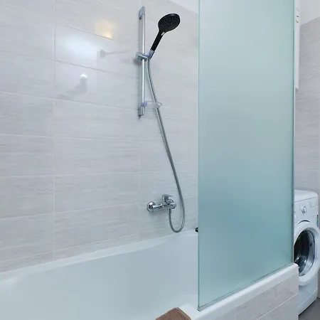 Divna マリ・ロシニュ