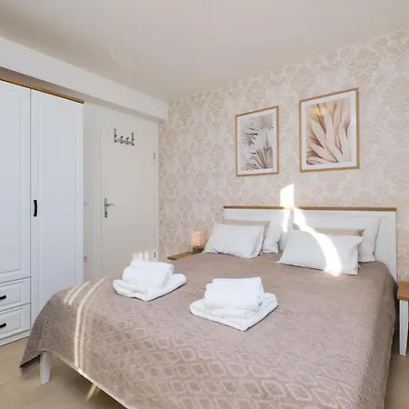 Divna * マリ・ロシニュ